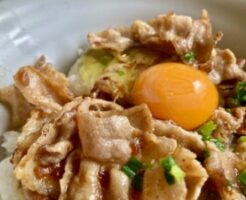 男子ごはんのレシピ・ニラだれスタミナ丼