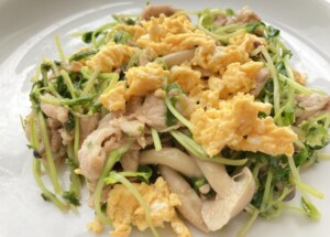 DAIGOも台所のレシピ・豆苗と豚ミンチの炒めもの