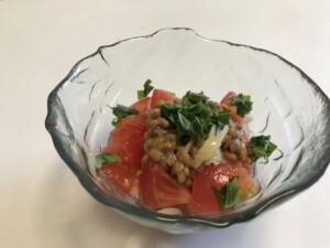 家事ヤロウのレシピ・トマトの納豆めし