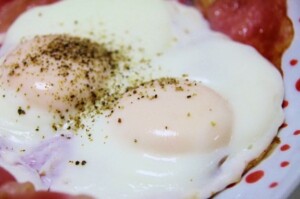 家事ヤロウのレシピ・トマトと目玉焼きのとろとろ