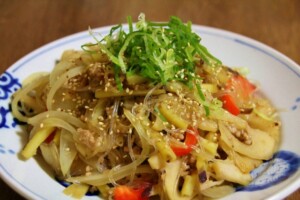 キューピー3分クッキングのレシピ・豚ひきとセロリの春雨炒め