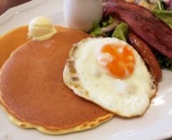 昼めし旅のレシピ・トマトソースのパンケーキ