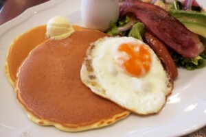 昼めし旅のレシピ・トマトソースのパンケーキ