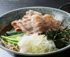 昼めし旅のレシピ・梅麺つゆの肉そば