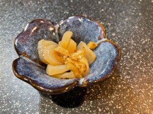 昼めし旅のレシピ・こんにゃくとジャンボニンニクの炒め物