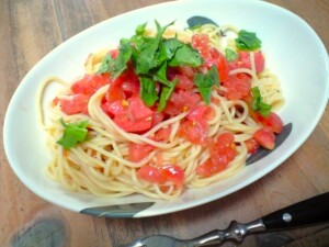 水野真紀の魔法のレストランのレシピ・スモークサーモンとキムチの冷製パスタ