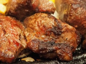 ZIPのレシピ・肉の豪快パイン蒸し
