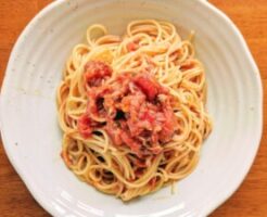 ノンストップのレシピ・トマトとオリーブの冷製パスタ