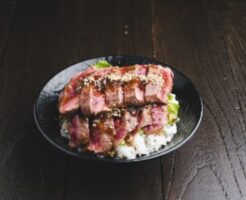 ZIPのレシピ・トロ辛！サーロインひつまぶし