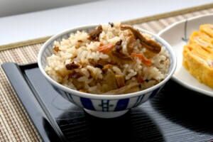 家事ヤロウのレシピ・海苔とベーコンの炊き込みご飯