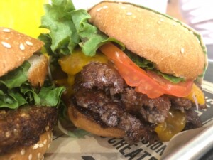 ZIPのレシピ・フォアグラと和牛ヒレのミルフィーユバーガー