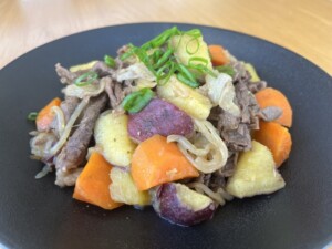 なないろ日和のレシピ・さつまいも肉じゃが