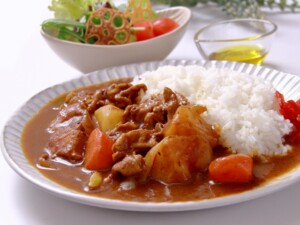 ぺこもぐキッチンのレシピ・根菜と豚肉の和風カレー 揚げ餅添え