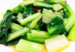 相葉マナブのレシピ・落花生と小松菜の炒め物