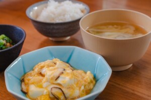 きょうの料理ビギナーズのレシピ・しいたけとちくわの卵とじ