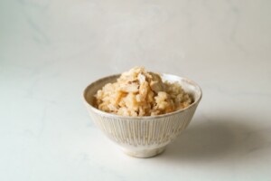 あさイチのレシピ・たまねぎと油揚げのみそ汁の炊き込みご飯