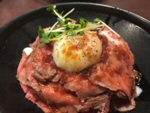 沸騰ワード10のレシピ・ローストビーフ丼