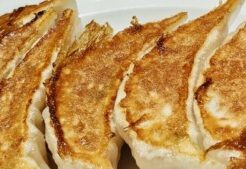 ぺこもぐキッチンのレシピ・大ぶりの具だくさん餃子