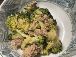 ミキティダイニングのレシピ・ブロッコリーとツナの和え物