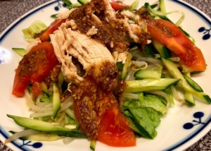 トリセツショーのレシピ・鶏むね肉の蒸し鶏サラダ