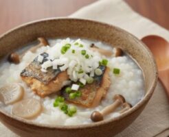 DayDay(デイデイ)のレシピ・焦がしサバみそ焼きお粥かゆ