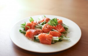 ミキティダイニングのレシピ・サーモンのサラダ巻き