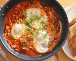 DAIGOも台所のレシピ・ソーセージと卵のボスカイオーラ