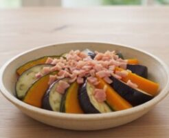 どさんこワイド179のレシピ・かぼちゃと茄子のベーコン蒸し