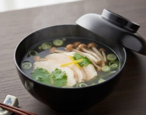 トリセツショーのレシピ・鶏むね肉のお吸い物