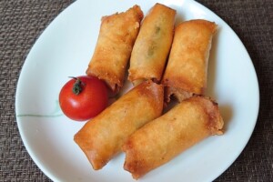 なないろ日和のレシピ・小松菜と黒豆のミニ春巻き