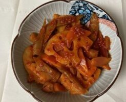DayDay(デイデイ)のレシピ・ごぼうとれんこんのコチュジャン炒め