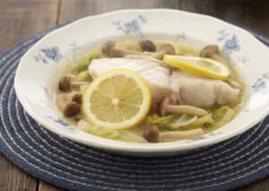 DAIGOも台所のレシピ・たらと白菜のレモン蒸し