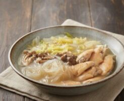 DayDay(デイデイ)のレシピ・とろとろ白菜と鶏手羽中のスープ煮