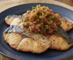 キューピー3分クッキングのレシピ・ぶりのカリッと焼き 黒酢おろし添え