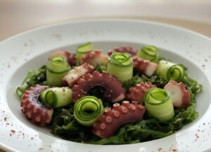 沸騰ワード10のレシピ・キュウリとタコのポン酢オリーブ