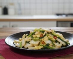 ひるおびのレシピ・白菜の外葉のピリ辛炒め