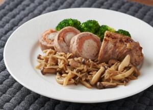 どさんこワイド179のレシピ・肉巻き野菜のキノコソース