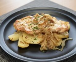 キューピー3分クッキングのレシピ・豚肉とじゃが芋のクミンマスタード焼き