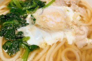 DAIGOも台所のレシピ・ほうれん草と大根の鍋焼きうどん