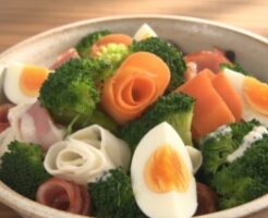どさんこワイド179のレシピ・お花畑のホットサラダ