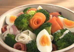 どさんこワイド179のレシピ・お花畑のホットサラダ