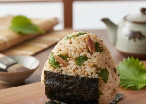 ミキティダイニングのレシピ・サンマおにぎり