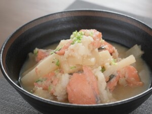 どさんこワイド179のレシピ・鮭と大根の味噌煮