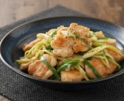 DAIGOも台所のレシピ・鶏のどっさりねぎ塩だれ炒め