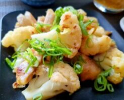 キューピー3分クッキングのレシピ・カリフラワーとソーセージのレモンマスタード炒め