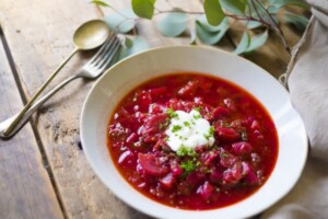 キューピー3分クッキングのレシピ・ビーツと豚肉の無水煮込み