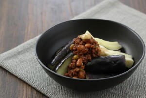 DAIGOも台所のレシピ・なすとキャベツの納豆味噌