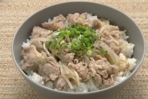 DAIGOも台所のレシピ・ねぎ塩豚丼