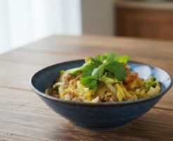 あさイチのレシピ・豚ひき肉と春キャベツの卵とじ丼