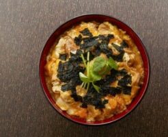 あさイチのレシピ・豚ひき肉と春キャベツの卵とじ丼